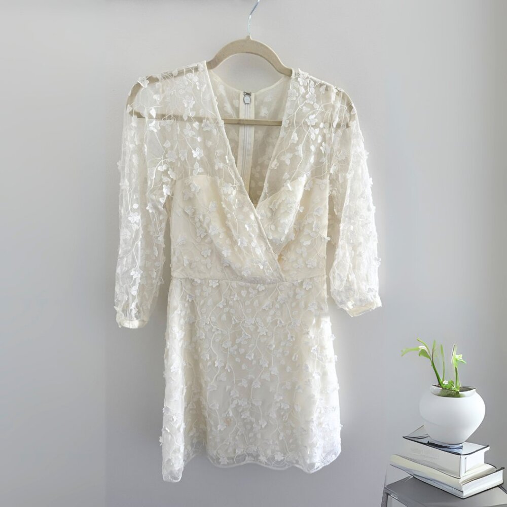 CBG MAXAZRIA White Lace Dress With Sleeves